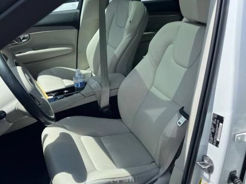Used 2024 Volvo XC90 B5 Plus AWD/4WD image 3
