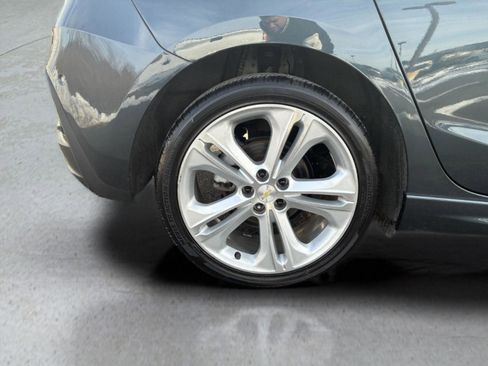 Used 2018 Chevrolet Cruze Premier image 24