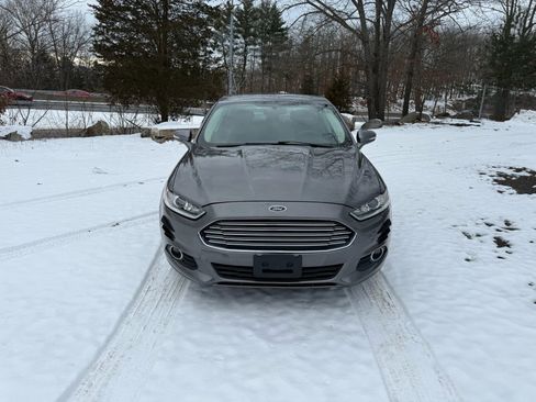 Used 2013 Ford Fusion SE image 2