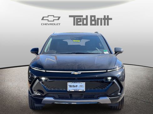 New 2026 Chevrolet Equinox EV LT image 2