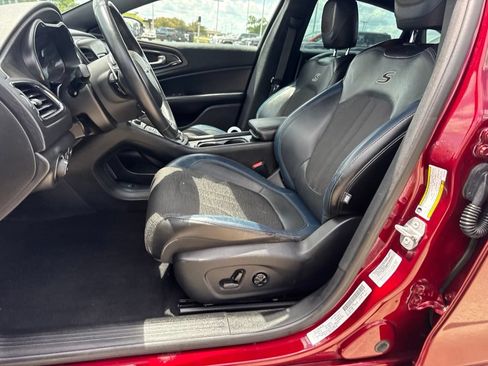 Used 2016 Chrysler 200 S w/ Comfort Group FWD image 4