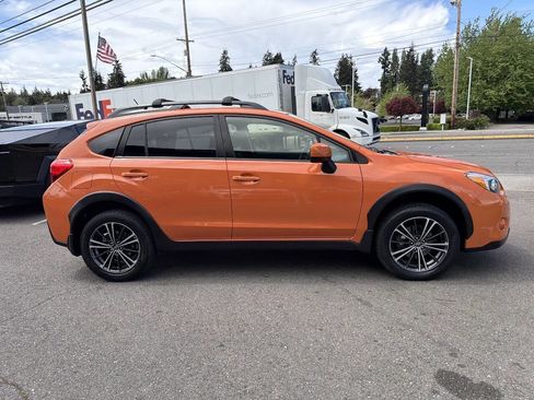 Used 2014 Subaru Crosstrek 2.0i Premium w/ Moonroof Package AWD/4WD image 12