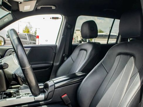 Used 2020 Mercedes-Benz GLB 250 w/ Premium Package image 29