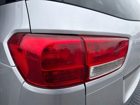 Used 2018 Kia Sedona LX w/ LX Essentials Premium Package image 27