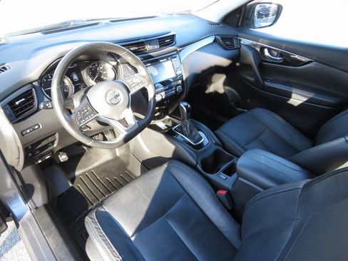 Used 2018 Nissan Rogue Sport SL image 11