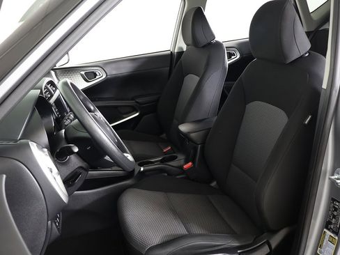 Used 2023 Kia Soul LX w/ LX Technology Package image 29