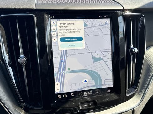 Used 2025 Volvo XC60 B5 Plus image 24