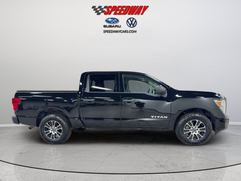 Used 2024 Nissan Titan SV AWD/4WD image 4