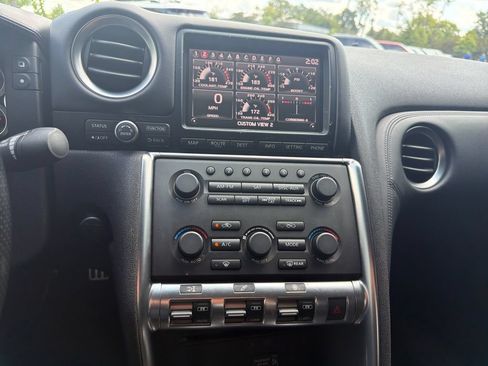 Used 2010 Nissan GT-R Premium AWD/4WD image 18
