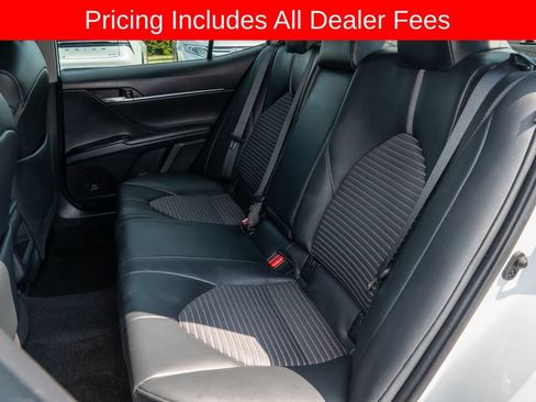 Used 2019 Toyota Camry SE FWD image 7