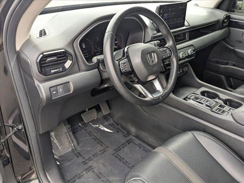 Used 2025 Honda Pilot EX-L image 10