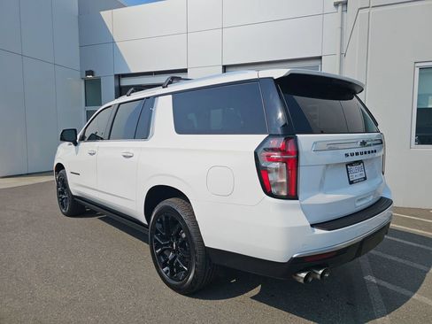 Used 2022 Chevrolet Suburban High Country w/ Premium Package 2 AWD/4WD image 5