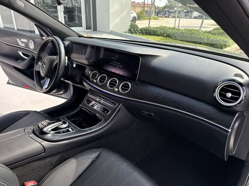 Used 2018 Mercedes-Benz E 300 4MATIC image 32