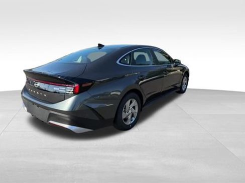 Used 2026 Hyundai Sonata SE FWD image 8