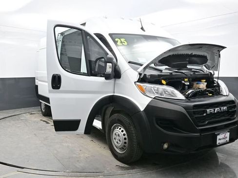 Used 2025 RAM ProMaster 2500 w/ Convenience Group FWD image 39