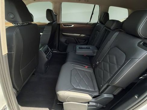 Used 2026 Volkswagen Atlas SE AWD/4WD image 19