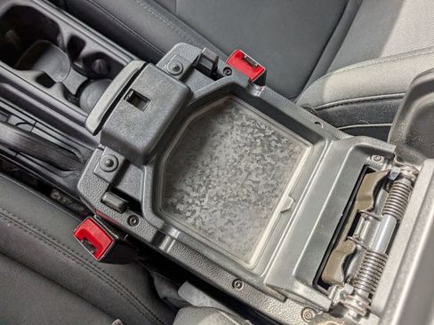 Used 2019 Jeep Wrangler Unlimited Sport S image 37