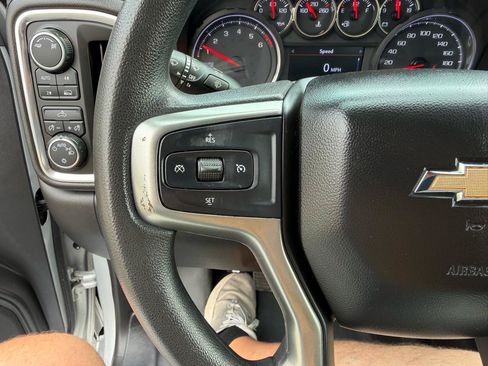 Used 2019 Chevrolet Silverado 1500 LT AWD/4WD image 22