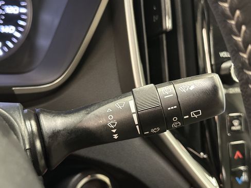 Used 2024 Subaru Ascent Premium w/ Convenience Package image 35