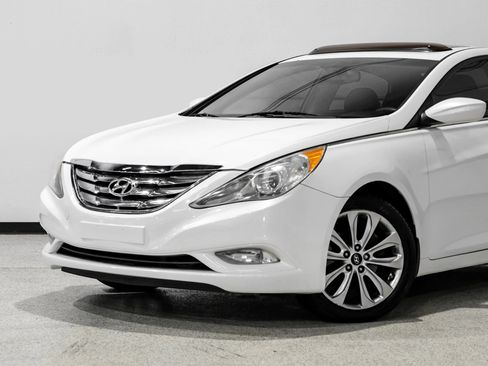 Used 2012 Hyundai Sonata SE w/ Navigation & Sunroof Pkg FWD image 12