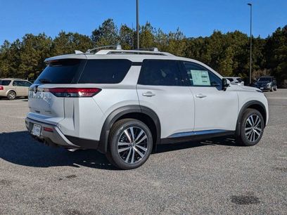 New 2025 Nissan Pathfinder Platinum w/ Cargo Package