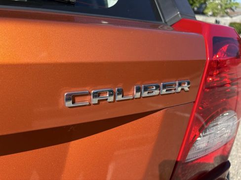 Used 2011 Dodge Caliber Mainstreet FWD image 15