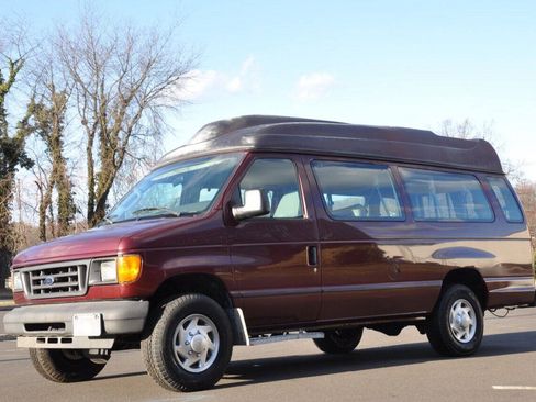 Used 2005 Ford E-350 and Econoline 350 XL RWD image 3