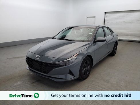 Used 2023 Hyundai Elantra SEL image 1