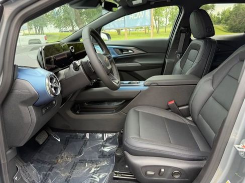 New 2025 Chevrolet Equinox EV LT AWD/4WD image 19