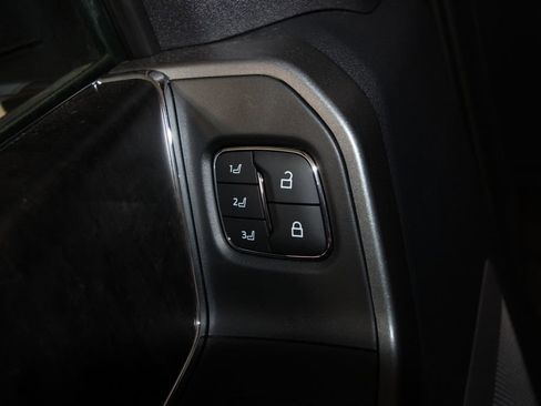 Used 2025 Ford F350 Lariat w/ Black Appearance Package image 9