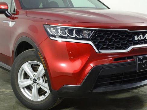 Used 2022 Kia Sorento LX image 43