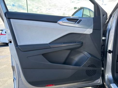 New 2026 Volkswagen Taos SE AWD/4WD image 17