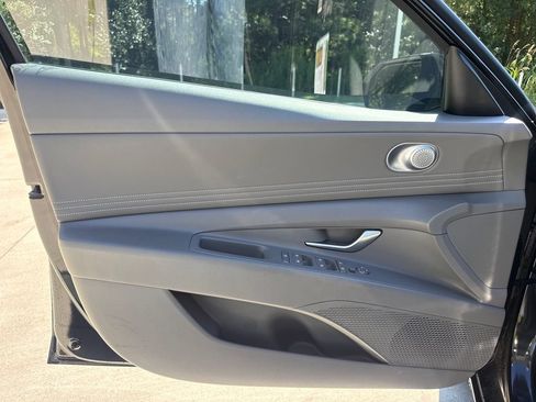 Used 2023 Hyundai Elantra SEL w/ Convenience Package FWD image 13