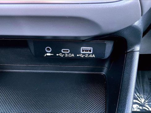 Used 2024 Subaru Crosstrek 2.0i Premium image 24