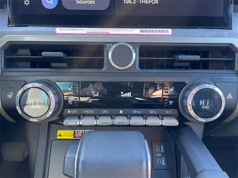 Used 2024 Toyota Tacoma Trailhunter image 29