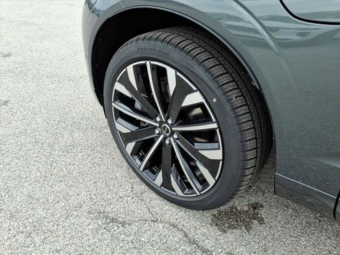 New 2026 Volvo XC60 T8 Ultra w/ Climate Package AWD/4WD image 9