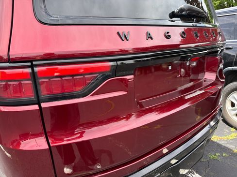 Certified 2024 Jeep Wagoneer L Series II w/ Convenience Group I AWD/4WD image 7