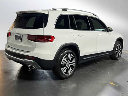 Used 2025 Mercedes-Benz GLB 250 image 3