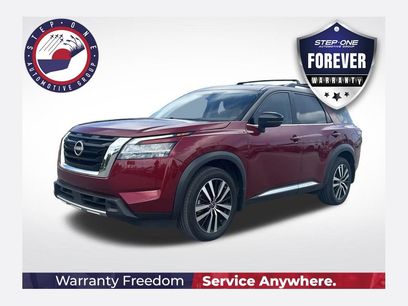 Used 2024 Nissan Pathfinder Platinum w/ Cargo Package