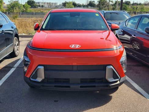 Used 2024 Hyundai Kona SE FWD image 3