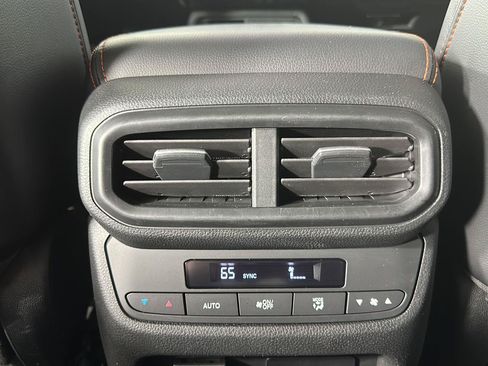 Used 2025 Honda Pilot TrailSport image 25