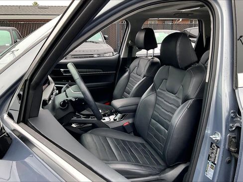 Used 2024 Kia Telluride SX Prestige w/ Towing Package image 27