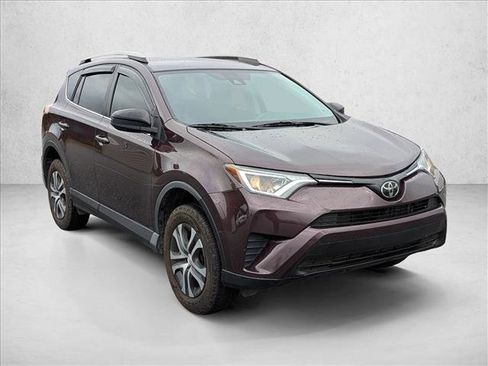 Used 2018 Toyota RAV4 LE image 3