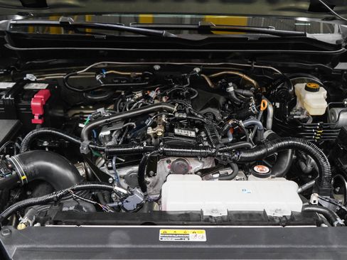 Used 2025 Toyota Tacoma TRD Sport AWD/4WD image 28
