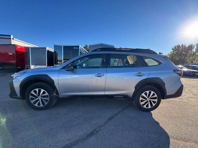 Used 2023 Subaru Outback AWD/4WD image 4