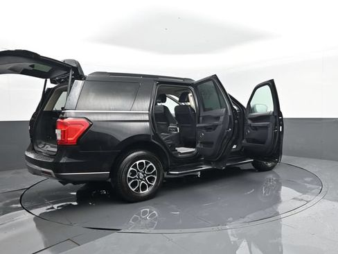 Used 2023 Ford Expedition XLT AWD/4WD image 33