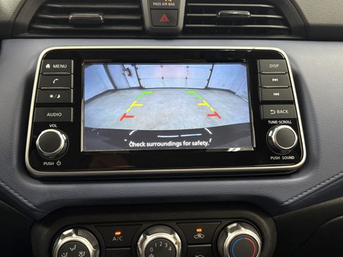 Used 2023 Nissan Versa SV image 15