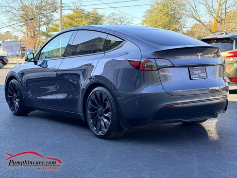 Used 2023 Tesla Model Y Performance image 4