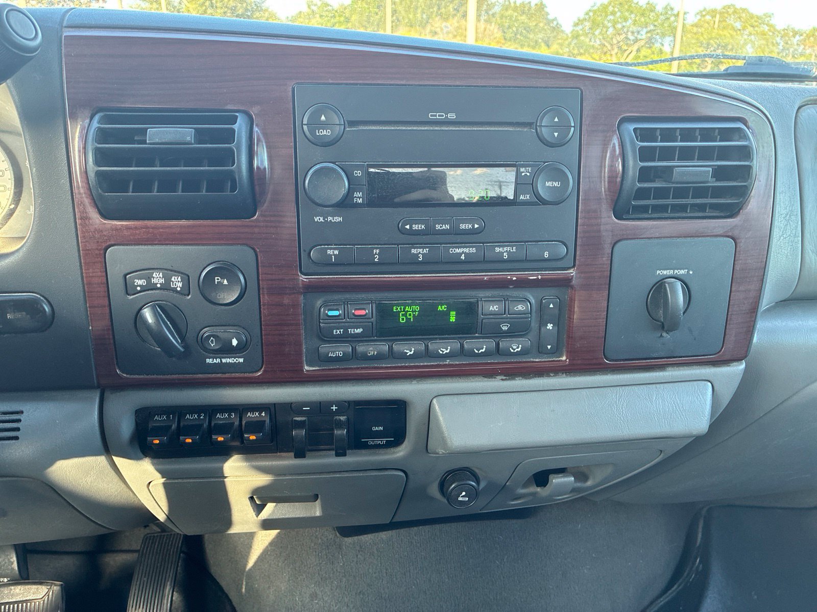 Used 2005 Ford F250 Lariat AWD/4WD image 16