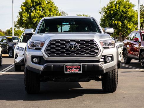 Certified 2023 Toyota Tacoma TRD Off-Road w/ Black Out Package (TMS) AWD/4WD image 2